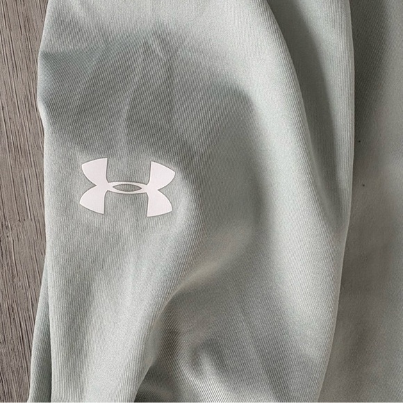 Under Armour Seafoam Green Lightweight Jacket - Picture 6 of 7